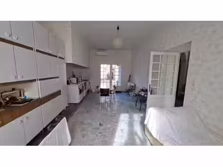 une maison bourgeoise r+2- 212m2 cour  garage  depandance