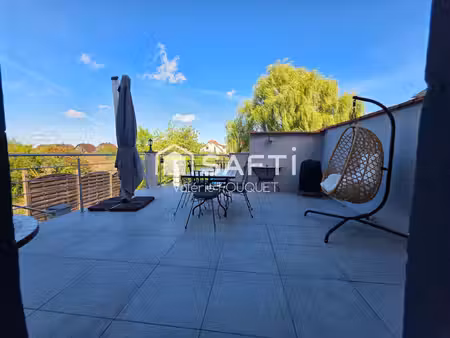belle maison rénovée avec terrasse