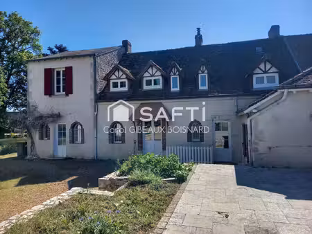 maison ancienne avec sa maison d'amis  dépendance et terrain