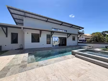 dpt guyane  à louer remire montjoly maison t3 bis de standing meublée de 104 m2