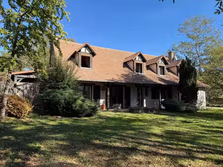 maison sur deux hectares avec dépendances