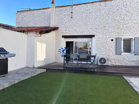 exclusivite la rochelle maison de ville avec jardinet et terrasse