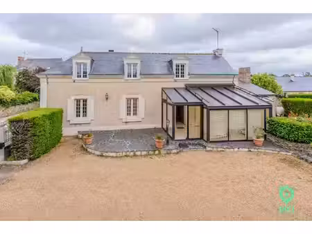 maison de charme 144 m² et dépendance de 70 m² au coeur de mozé-sur-louet