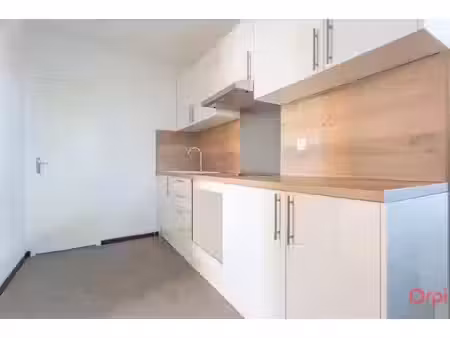 location appartement 2 pièces 38.15 m² à sainte-genevieve-des-bois (91700)  735 €