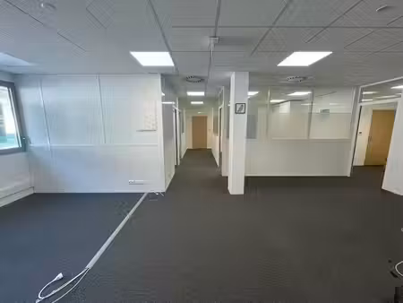 location bureaux brest 29200 117m²