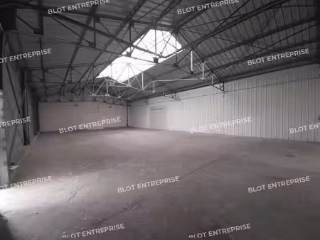 location local d’activités locmine 56500 240m²