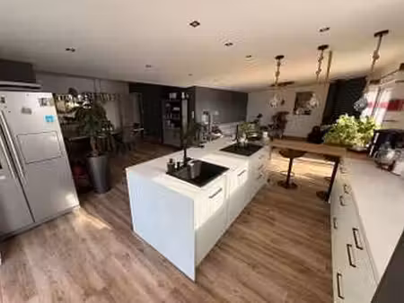 vente maison à venansault (85190) : à vendre / 185m² venansault