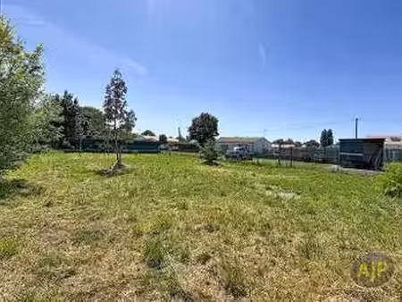 vente terrain à challans (85300) : à vendre / 479m² challans