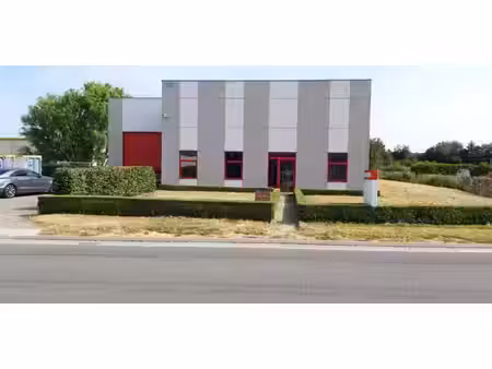 entrepôt/atelier 650m² à louer  ath