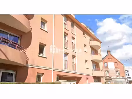 lisieux — appartement 2 chambres avec ascenseur  balcon-terrasse  garage et une place de p