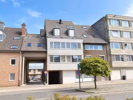 riant instapklaar appartement (ca 204 m²) op de kleine ring met 2 staanplaatsen