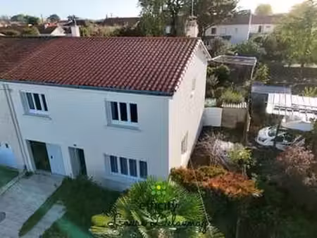 vente maison à la roche-sur-yon le bourg sous la roche (85000) : à vendre / 115m² la roche