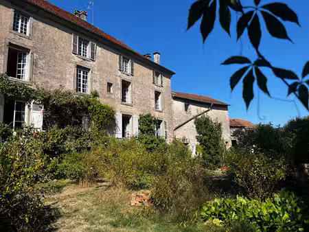3 batisses du 19e 450 m² sur terrain 1822 m² a 7 minutes darney