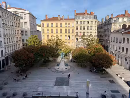 t1 rue des remparts d'ainay lyon 2eme