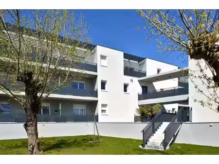 merignac capeyron - proche toutes commodités -t3 avec balcon - pkg sous sol