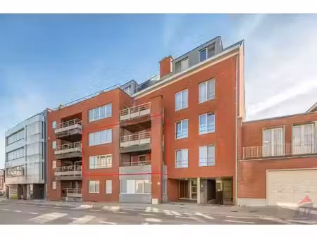ruime duplex met 2 slaapkamers  2 terrassen en autostaanplaats op topligging in sint-truid