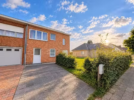 ruime woning te koop op een perceel van 604 m² in rollegem-kapelle