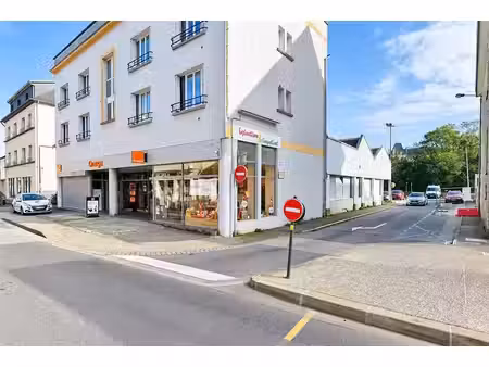 location commerce landerneau 180 m²