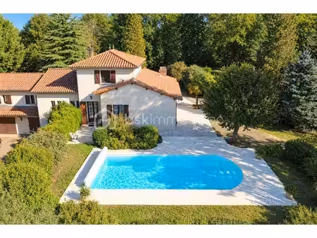 maison traditionnelle de 211 m² à limoges