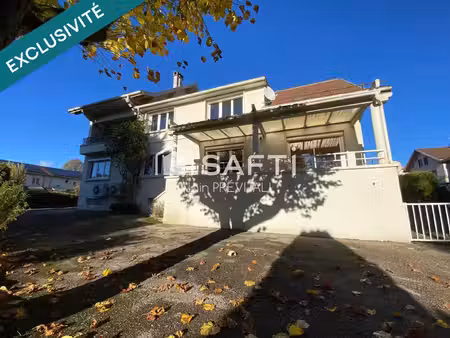 idéale investisseur  possibilité de créer quatre appartements et détacher un terrain à bât