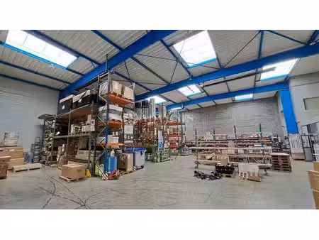 location local d’activités nantes 44300 700m²