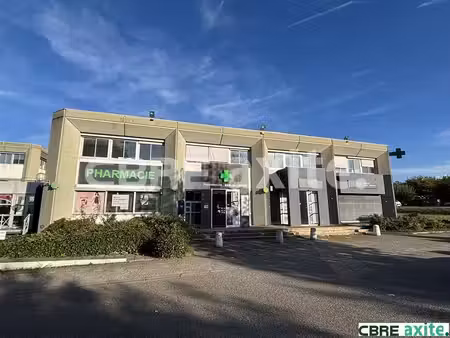 location commerce bourgoin jallieu 167 m²