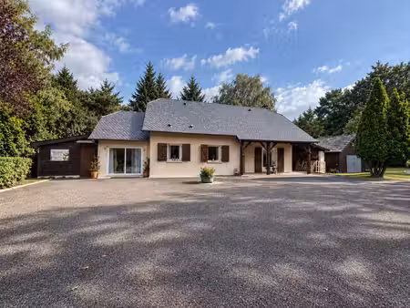 maison avec dépendance à saint priest de gimel en corrèze