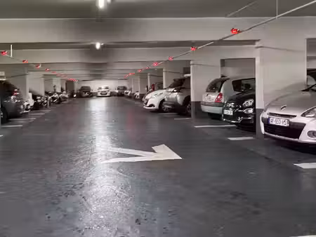 vente parking 13 m² à hyeres (83400)  10 000 €