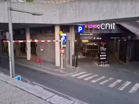 vente parking 13 m² à puteaux (92800)  13 000 €