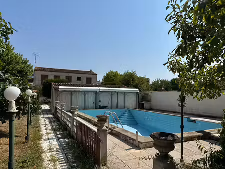 vente immeuble 5 pièces  135.88m²  rochefort