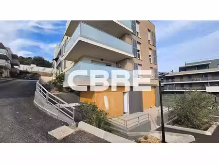 vente commerce st laurent du var 196 m²