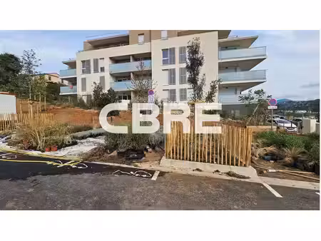 vente commerce st laurent du var 36 m²