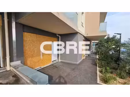 vente commerce st laurent du var 53 m²