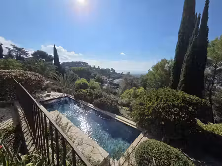 mougins – villa avec vue mer panoramique  piscine et couchers de soleil sur l’estérel