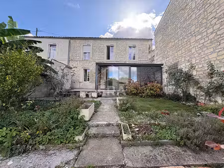 maison 5 pièces 94 m² à vendre / acheter saintes 17100 ? | era immobilier