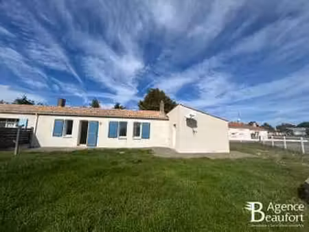 vente maison à givrand (85800) : à vendre / 55m² givrand