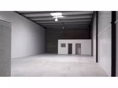location local commercial 250m² ballan mire 37510