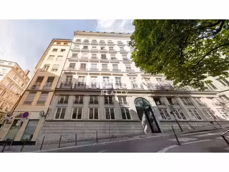 location local professionnel 279m² lyon 1er