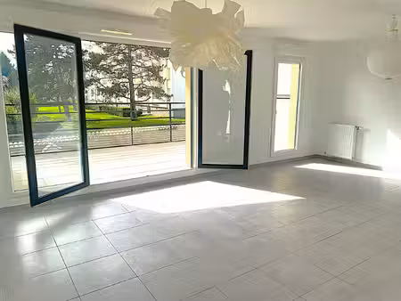 location appartement 3 pièces 66m² villefranche sur saone 69400