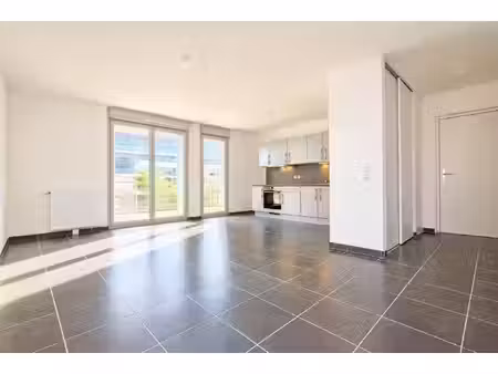 location appartement 3 pièces 69m² annecy 74000
