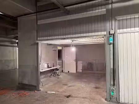 à vendre grand garage avec mezzanine secteur vauban
