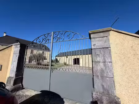 location maison 5 pièces 211m2 lourenties 64420 - 1500 € - surface privée