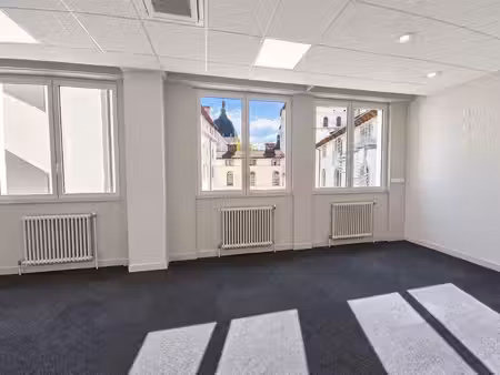 location bureaux 392m²
