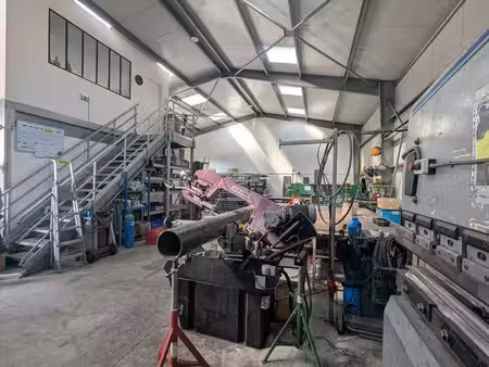 location local d’activités bourg-achard 27310 240m²