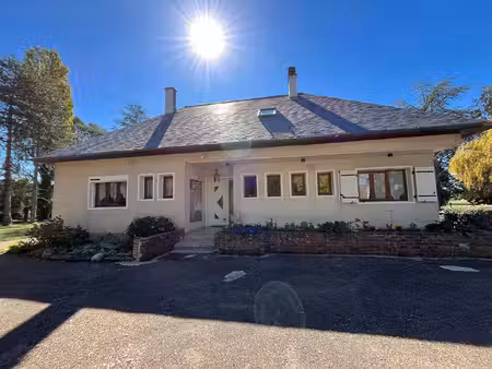 maison familiale de 145 m² avec terrain de 9 910 m² ? saint-amand-en-puisaye
