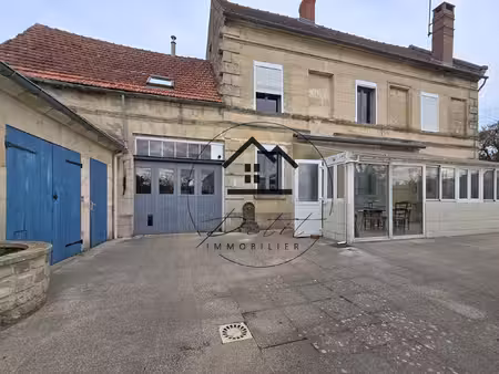 maison 5 chambres  jardin 598 m2  garage et dépendances - an