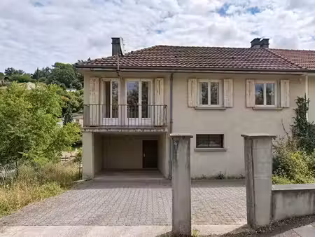 a vendre sur le secteur de sanilhac (24660)  plateau de prompsault  maison t4 à rénover