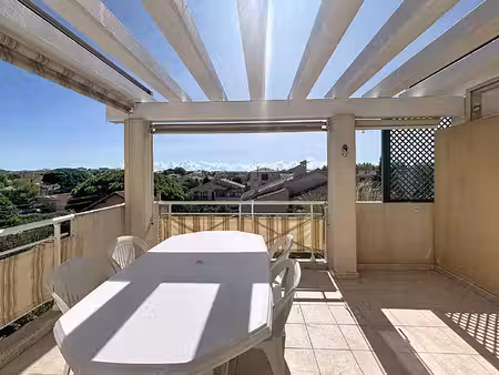 port fréjus t3 75 m² avec combles aménagés  terrasses  garage et parking