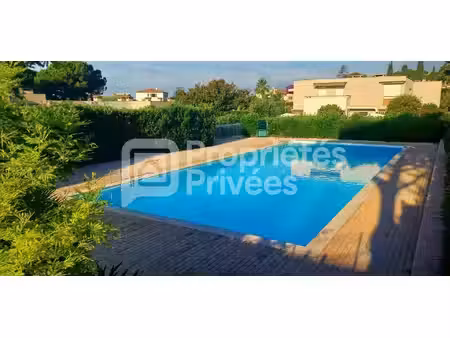 studio de 33 m² à cagnes-sur-mer terrasse  piscine  vue mer et garage