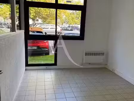location locaux professionnels 0 pièces 41 m² à vannes (56000)  650 €